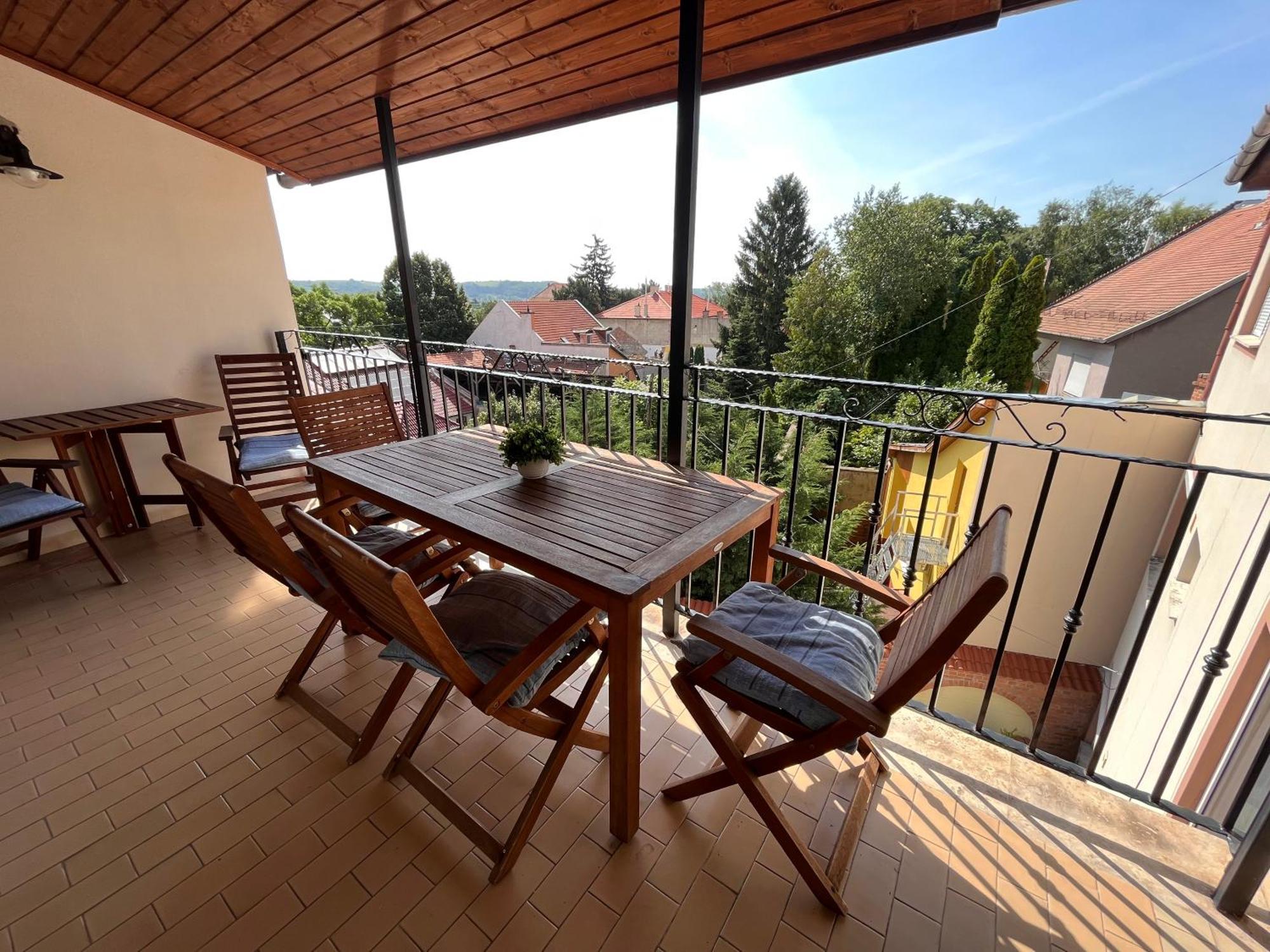 אגר Pacsirta Apartman Grand מראה חיצוני תמונה