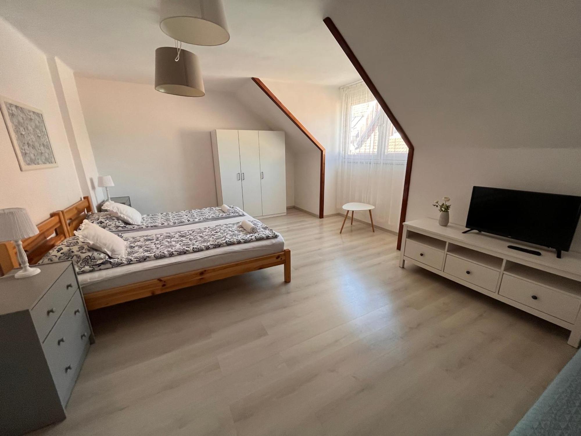 אגר Pacsirta Apartman Grand מראה חיצוני תמונה